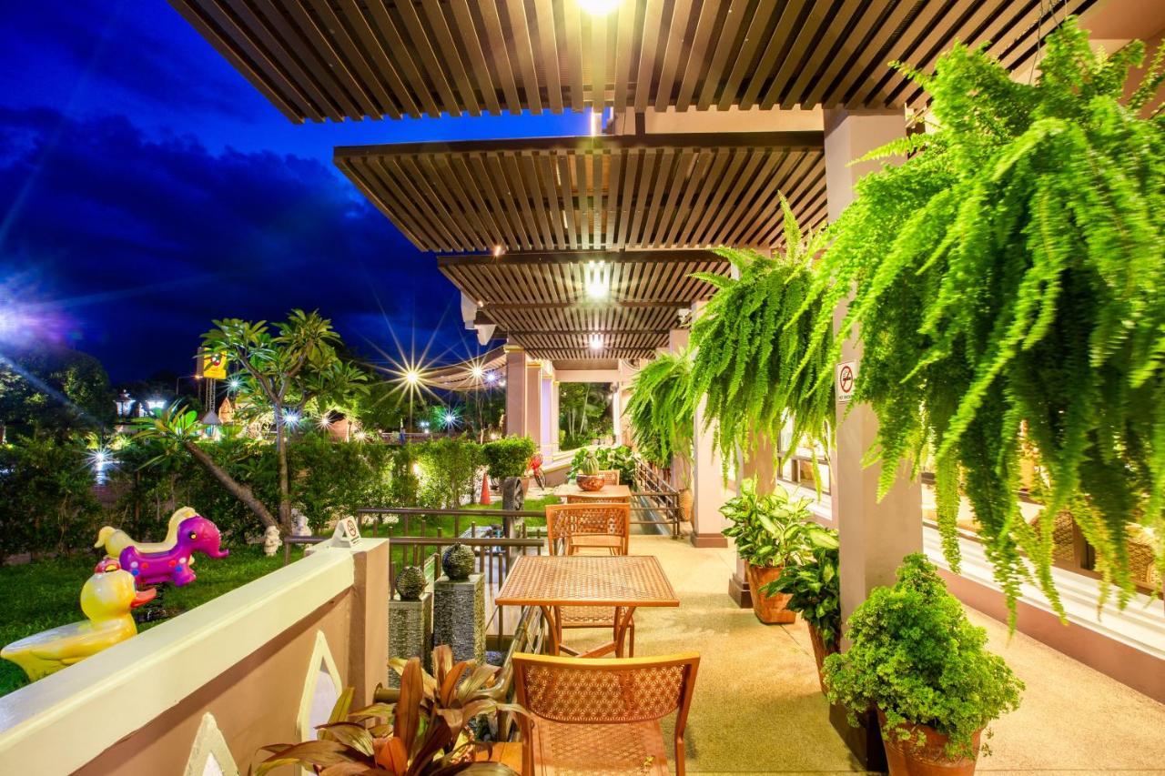 Phanomrungpuri Hotel Buriram Nang Rong Екстер'єр фото