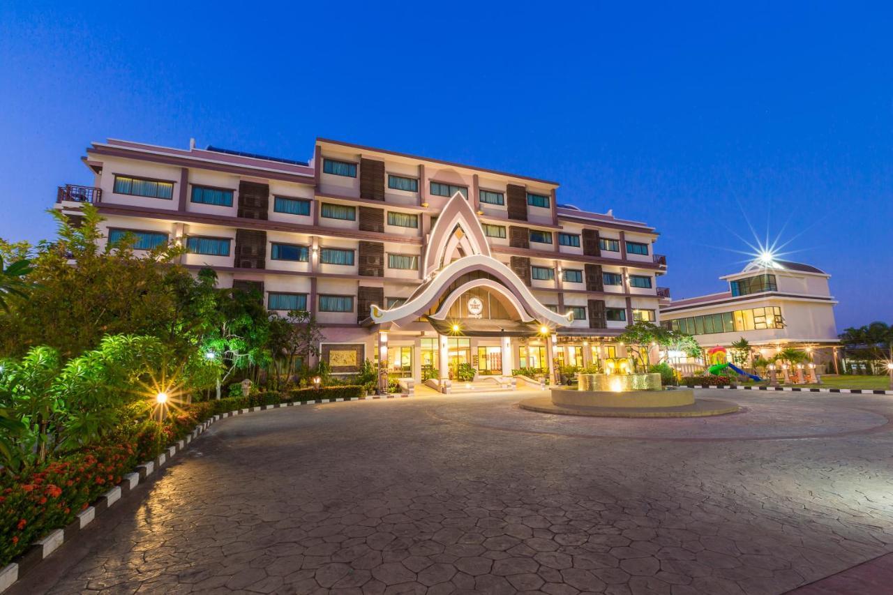 Phanomrungpuri Hotel Buriram Nang Rong Екстер'єр фото